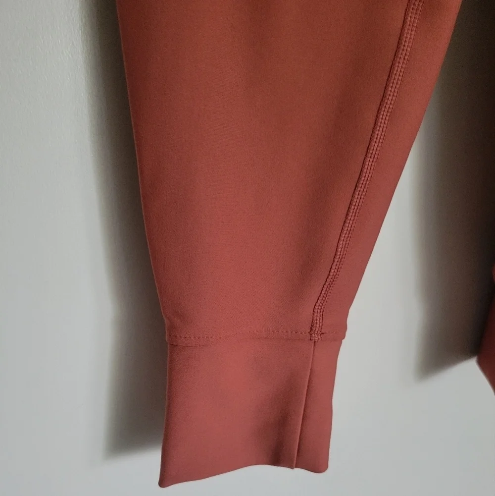 NWOT Old Navy Girls High Rise Jogger Size SMALL (6-7)